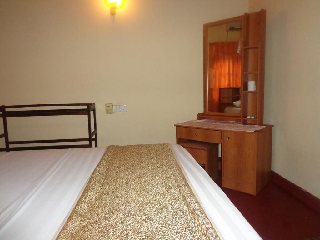Hotel Cottage Tourist Rest Ponnarankulama Rum bild